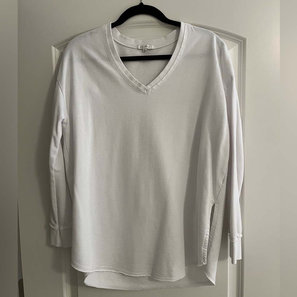 Zsupply white V-neck weekender